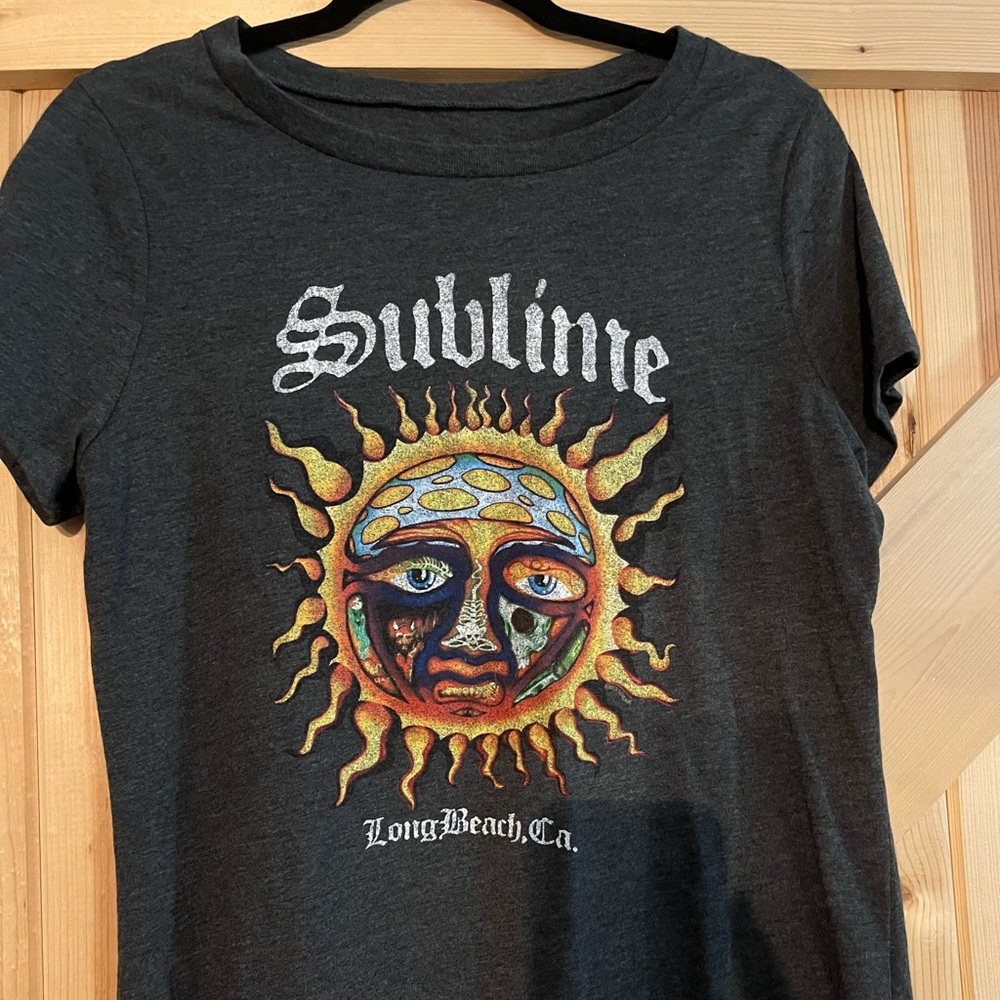 Gently worn Sublime T-shirt juniors size Medium.